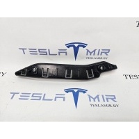 кронштейн крепления бампера переднего Tesla Model Y 2021 1493770-00