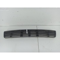 Решетка (заглушка) в бампер Перед. Audi A4 B5 (1994-2001) 1998 8D0807683