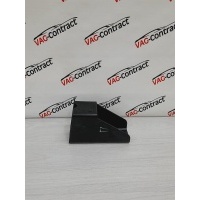 Кронштейн буксировочной петли Audi Q5 2009 8R0813384