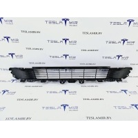 Заглушка (решетка) в бампер Tesla Model Y 2021 1493759-00