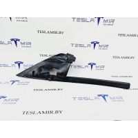 уплотнитель Tesla Model Y 2021 1500066-00