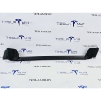 уплотнитель Tesla Model Y 2021 1500065-00