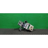 Петля двери передней правой Audi A4 B5 1997 8D0831412B