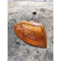 Поворотник правый Opel Astra F 1996
