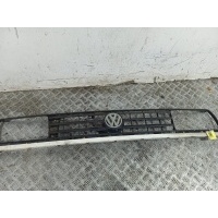 решетка радиатора С ЭМБЛЕМОЙ И БЕЛОЙ НАКЛАДКОЙ. Volkswagen Jetta 2 1990 165853653E