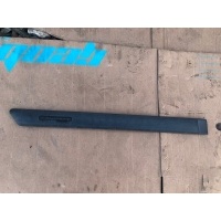 Накладка на дверь правый задняя mitsubishi carisma 99 - 04