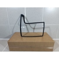 Стекло фонаря заднего правого Land Rover Range Rover 4 LR098346