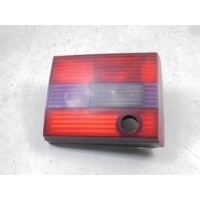 PASSAT B4 LAMPA TYŁ PRAWA Z KLAPY KOMBI 3A9945108C
