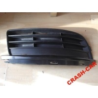 VW GOLF 5 prawa kratka zderzaka 1K0853666