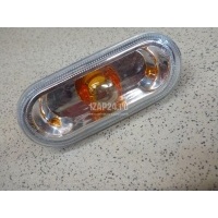 Повторитель на крыло белый VAG Caddy III (2004 - 2015) 2K0949117B