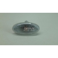 Повторитель на крыло белый Mazda Mazda 5 (CR) (2005 - 2010) GJ6A51120C