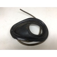 уплотнительная резинка Audi Q7 4L 4L0809933B