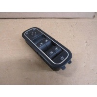 Кнопка стеклоподъемника переднего левого Mercedes-Benz CLA-Класс C118 2020 A1679050001,A1777203302