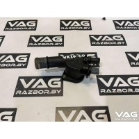 Фланец (тройник) системы охлаждения Volkswagen Jetta 5 2007 038121132G