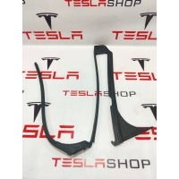 Уплотнитель Tesla Model X 2019 1032153-00-C