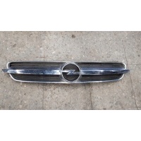 13106811 решетка радиатора opel vectra c signum серебристый