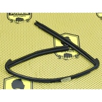 Уплотнитель стекла двери Nissan Note E11 2009 823319U10A