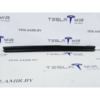 уплотнитель Tesla Model S 2-й рест. 2022 1613732-00