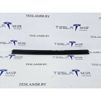 уплотнитель Tesla Model S 2-й рест. 2022 1613733-00