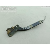 Петля капота правая Volkswagen Passat B4 1996 3A0823302A