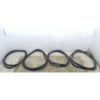 уплотнитель двери Citroen C4 2005 9365 Y4,9365 Y5,9023 SP,9023 SQ