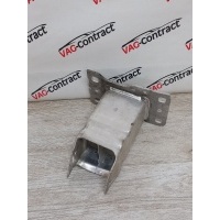 Кронштейн усилителя бампера Audi A4 B9 8W0807134