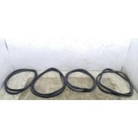 уплотнитель двери Citroen C4 2005 9365Y4,9365Y5,9023SP,9023SQ