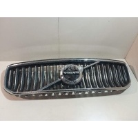 Решетка радиатора Volvo XC40 2017 31479417