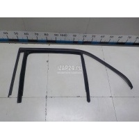 Уплотнитель стекла двери Mercedes Benz W167 GLE 2018 1677352301