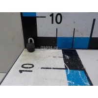 Отбойник капота Nissan Terrano II (R20) (1993 - 2006) 6582201M00