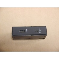 Audi q3 83a разъем usb 83a035736
