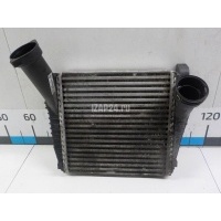 Интеркулер VAG Q7 [4L] (2005 - 2015) 7L6145803C