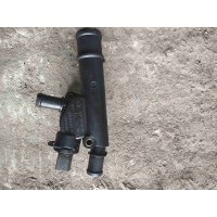 Фланец (тройник) системы охлаждения Volkswagen Passat B6 2005 038121132d