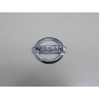 Эмблема на крышку багажника Nissan Tiida (C11) (2007 - 2014) 90890EM30A
