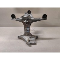 Кронштейн интеркулера Mercedes Benz W205 2014 2740981439
