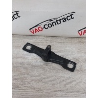Ответная часть замка багажника Skoda Octavia A7 2014 8V0827507B