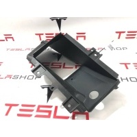Дефлектор радиатора правый LiXiang L9 2024 X01-28030069