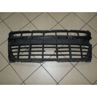 Решетка центральная бампера порше macan 95b807131