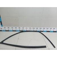 Уплотнитель стекла двери Toyota Camry V70 2017 6814133130