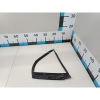 Уплотнитель форточки правой Toyota Camry V70 2017 6818833080