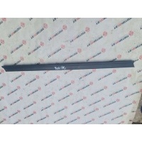 молдинг двери передней левой Skoda Yeti 2009 5L0837479