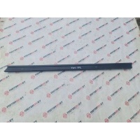 Накладка двери передней правой Skoda Yeti 2009 5L0837480