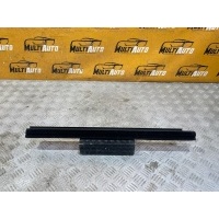 Уплотнитель стекла Задн. Toyota Camry 70 2018 68174-33100