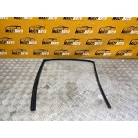 Уплотнитель двери Задн. Toyota Camry 70 2018 68142-33130