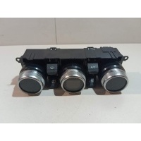 Блок управления климатической установкой Renault Arkana 2019 275105451R