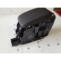 Volkswagen jetta a5 v 05 - 10r подлокотник