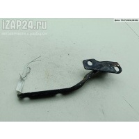 Петля капота левая Volkswagen Passat B4 1995 3a0823301a