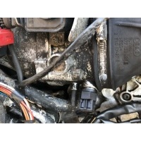 Патрубок воздушного фильтра Audi A8 D2 (S8) 2002 077129627,077129627E
