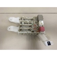 Блок предохранителей Toyota Toyota Auris (E150) 2006-2012 8273012510