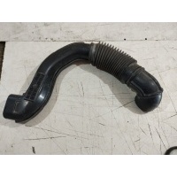 Патрубок впускной системы Renault Duster 165555731R